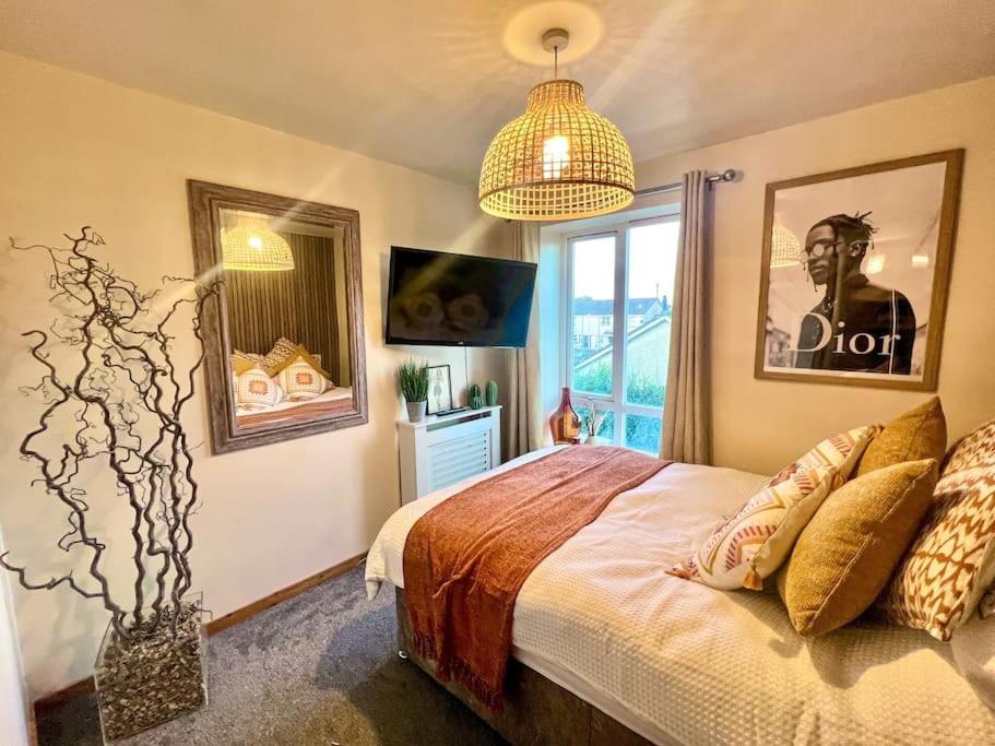 Artistic Stunning Apartment City View Londonderry Eksteriør billede