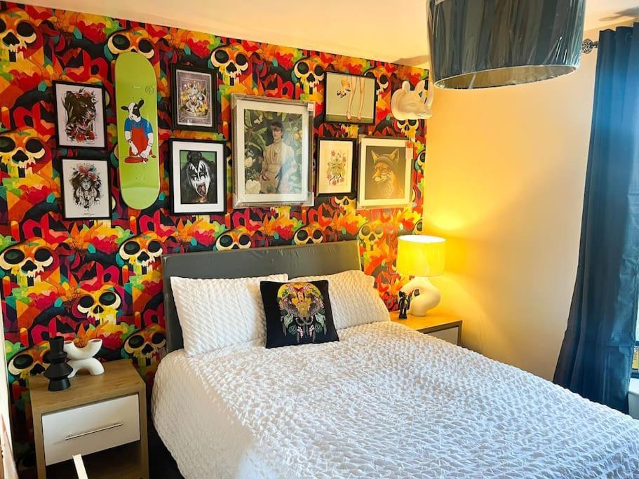 Artistic Stunning Apartment City View Londonderry Eksteriør billede